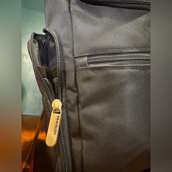 NEW Travelon Classic Convertible Backpack / Shoulder Bag for Traveling Security - Picture 9 of 13